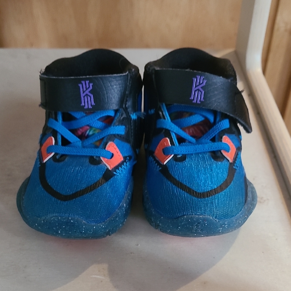 Nike Kyrie Infinity SE TD Kids Blue, Orange, and Black Sneakers